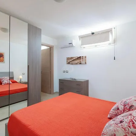 Aurora Casa Linari