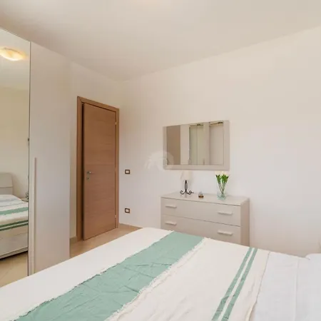 Aurora Casa Linari