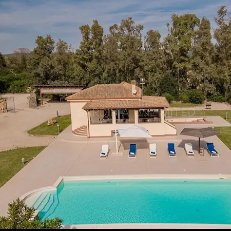 Aurora Vila Casa Linari